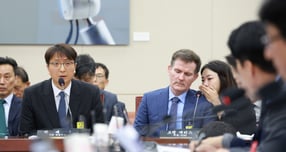 박대준 쿠팡 대표이사가 2일 서울 여의도 국회에서 열린 과학기술정보방송통신위원회의 쿠팡 개인정보 유출 사고 관련 현안질의에서  의원 질의에 답하고 있다. /사진=뉴시스 고승민 기자