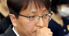 박대준 쿠팡 대표이사가 2일 서울 여의도 국회에서 열린 과학기술정보방송통신위원회의 쿠팡 개인정보 유출 사고 관련 현안질의에서 의원 질의에 굳은 표정을 짓고 있다. /사진=뉴시스 조성봉 기자