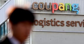  쿠팡 주요 임원들이 대규모 개인정보 유출 사태 시기 보유 주식을 매도해 논란이 일었지만 미국 증권거래위원회 공시를 분석한 결과 사태 발생 1년 전에 매도 계획을 보고했던 것으로 확인됐다. 사진은 2일 서울 한 쿠팡 물류센터의 모습. /사진=뉴스1 이호윤 기자