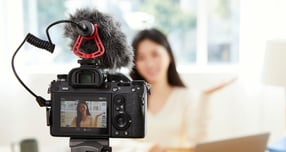 성인방송 생방송을 진행하는 이웃 때문에 고통받는다는 누리꾼 사연이 전해졌다. 사진은 기사와 직접적인 관련 없음. /사진=클립아트코리아