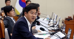 박상혁 더불어민주당 의원이 지난 10월13일 서울 여의도 국회에서 열린 정무위원회 국정감사에서 질의를 하고 있다. /사진=뉴시스