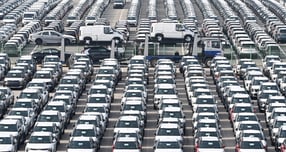 경기 평택시 포승읍 평택항 자동차 전용부두에 선적을 기다리는 수출용 차량이 세워져 있다./사진=뉴시스