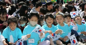 지난 10월 열린 제1회 보성열선루 이순신 역사문화축제에 참여한 어린이들/사진제공=보성군