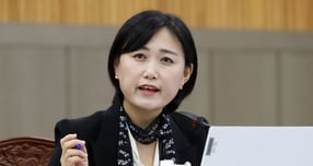 더불어민주당이 비상계엄에 대해 사과하지 않은 장동혁 국민의힘 당대표를 비판했다. 사진은 백승아 더불어민주당 의원 모습. /사진=뉴스