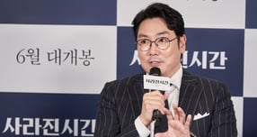 소년범 의혹이 제기된 배우 조진웅이 은퇴를 선언했다. 사진은 과거 영화 시사회에서 발언하는 조진웅. /사진=머니투데이