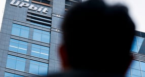 두나무가 운영하는 업비트에서 대규모 해킹사고가 발생한 가운데 금융당국에 늑장 보고했다는 지적이 나왔다. 사진은 서울 강남구 업비트 본사. /사진=뉴시스