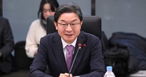  이억원 금융위원장이 4일 오후 서울 중구 대한상공회의소에서 열린 &#039;M.AX 얼라이언스-국민성장펀드 연계 간담회&#039;에서 모두발언을 하고 있다./사진=뉴스