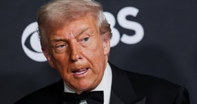 도널드 트럼프 미국 대통령이 넷플릭스와 워너브러더스 디스커버리의 인수합병에 대해 시장 점유율 우려를 언급했다. 사진은 트럼프 대통령이 지난 7일(현지시각) 미국 워싱턴D.C 존 F. 케네디 공연예술센터에서 열린 2025 케네디 센터 아너스 시상식 레드카펫 행사에 참석한 모습. /사진=로이터