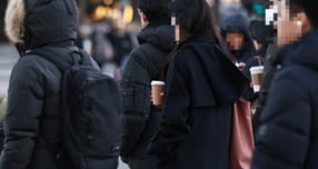 9일 전국이 대체로 맑은 날씨이며 최저기온은 영하 8도까지 떨어질 것으로 보인다. 사진은 지난 4일 서울 광화문네거리 일대에서 시민들이 출근하는 모습. /사진=뉴스