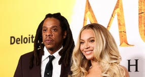 미국 팝스타 비욘세의 남편이자 유명 래퍼인 제이지가 공동 설립한 투자사 마시펜 캐피털 파트너스를 통해 한국 한화자산운용과 손잡고 K컵처 중심 사모펀드를 조성할 계획이다. 사진은 제이지(왼쪽)와 비욘세가 지난해 12월9일 미국 캘리포니아주 로스앤젤레스에서 열린 영화 &#039;무파사:라이온 킹&#039; 시사회에 참석한 모습. /사진=로이터 