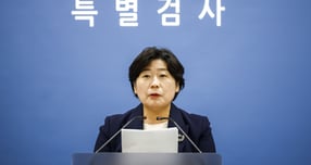 12·3 비상계엄 관련 내란·외환 의혹을 수사 중인 조은석 특별검사가 오는 15일 최종 수사 결과를 발표한다. 사진은 지난 7일 박지영 내란특검 특검보가 서울 서초구 서울고검에 마련된 내란특검 사무실에서 브리핑하는 모습. /사진=뉴시스