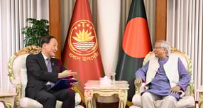 장원삼 코이카 이사장(왼쪽)이 지난 1일 방글라데시 과도정부 수반인 무함마드 유누스 최고 고문과 면담을 갖고 총선 이후 구성될 신정부와 코이카 협력 방향을 논의하고 있다. /사진=코이카