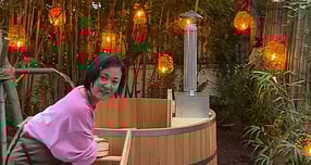 박나래, 이번엔 '노천탕 갑질' 의혹… "밤새 설치했는데 혼자 다 한 척"