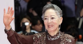 원로배우 김지미가 사망한 가운데 사인이 저혈압에 의한 쇼크사로 밝혀졌다. 사진은 원로배우 김지미 모습. /사진=뉴스