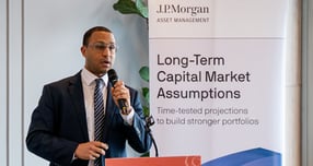 JP모간운용이 2026년 글로벌 경제가 상승세를 보이는 가운데 한국 경제의 성장을 11일 전망했다. 사진은 조던 스튜어트 JP모간운용 포트폴리오 전무. /사진제공=한화자산운용