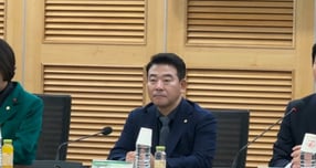 11일 서울 여의도 국회의원회관에서 &#039;글로벌 AI 안전 생태계 주권 확보를 위한 정책토론회&#039;에서 박정 의원(더불어민주당·경기 파주시을)이 발언하는 모습. /사진=정연 기자