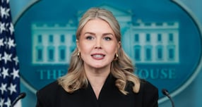 미국 백악관이 중국, 일본과의 관계에 대해 &quot;양국 모두와 좋은 관계&quot;라며 중립적인 입장을 전했다. 사진은 지난 11일(현지시각) 카롤린 레빗 미국 백악관 대변인이 미국 워싱턴 D.C. 백악관에서 브리핑하는 모습. /사진=로이터