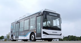 현대자동차그룹 중국법인 &#039;HTWO 광저우&#039;가 중국 카이워그룹과 광저우시 수소 버스 224대 수주 계약을 체결했다. 사진은 HTWO 광저우와 카이워그룹이 공동 개발한 8.5m 수소전기버스 /사진=현대자동차그룹