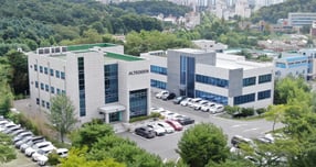 뱀 머리서 용 꼬리로… 알테오젠 코스피 이전, 투자자 괜찮을까