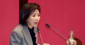  나경원 국민의힘 의원이 지난 9일 서울 여의도 국회 본회의에서 무제한토론을 하던 모습. /사진=뉴시스