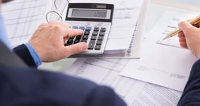 중소기업중앙회는 지난 1일부터 5일까지 중소기업 1000개 사를 대상으로 실시한 '중소기업 경영실태 및 2026년 경영계획 조사' 결과, 올해 경영 환경에 대해 응답 기업의 56.8%가 '어려웠다'고 답했다. 사진은 기사와 무관함. /사진=클립아트코리아