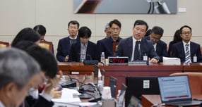  김종철 방송미디어통신위원회 위원장 후보자가 16일 오후 서울 여의도 국회 과학기술정보방송통신위원회에서 열린 인사청문회에서 의원의 질의에 답변하고 있다. /사진=뉴시스