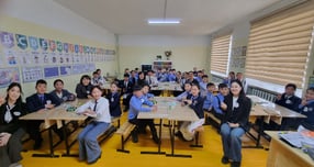 몽골 옵스도 4번학교 학생들이 기념촬영을 하고 있다. /사진제공=인천교육청