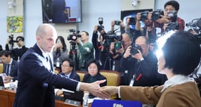 영어듣기평가에 국회 우롱… 김샌 쿠팡 청문회, 결국 '맹탕'