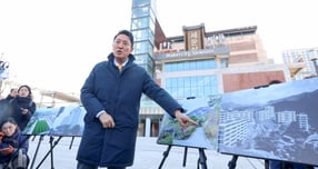 오세훈 서울시장이 종묘 개발과 관련해 대통령 업무보고에서 나온 질의, 답변과 관련해 "모르면 서 아는척 하지 말자"고 전했다. 사진은 지난 4일 오 시장이 서울 종로구 세운상가에서 세운지구 재개발 관련 백브리핑을 하는 모습. /사진=뉴시스(공동취재)