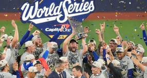 LA다저스가 배당금으로 681억원을 받았다. 사진은 2025 월드시리즈 우승팀 다저스 선수단의 모습. /사진=로이터