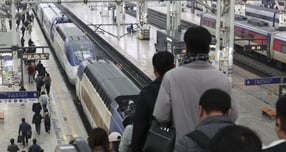 코레일이 철도노조의 파업과 관련해 열차 이용 전 운행 여부를 확인해달라고 당부했다. 사진은 서울역 승강장. /사진=뉴시스