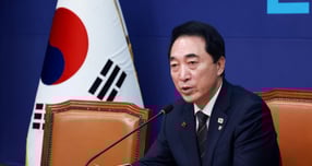 지난 14일  서울 여의도 국회에서 현안 기자간담회를 하고 있는 박수현 더불어민주당 수석대변인. /사진=뉴스