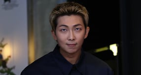 그룹 방탄소년단(BTS) 리더 RM이 소속사를 향한 복합적인 심정을 털어놨다. 사진은 지난 9월 서울 용산구 CGV용산아이파크몰에서 영화 '어쩔수가없다' VIP시사회에 참석한 그룹 방탄소년단 멤버 RM. /사진=뉴시스