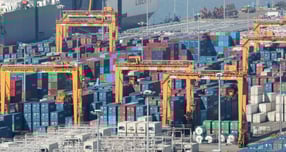 경기 평택시 포승읍 평택항에 수출용 컨테이너들이 쌓여있는 모습. / 사진=뉴스1 김영운 기자