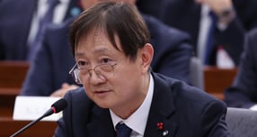 이찬진 금융감독원장이 19일 서울 종로구 정부서울청사 별관에서 열린 금융위원회·공정거래위원회 업무보고에서 발언하고 있다./사진=뉴시스 고범준 기자 