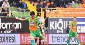 황의조, 1골1도움 원맨쇼… 'KFA 준 영구제명'에도 팀 내 최고 평점