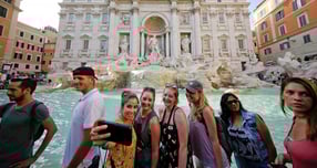 "트레비 분수 보려면 돈 내세요"… 내년 2월부터 입장료 부과