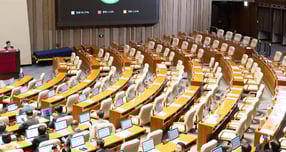 내란전담재판부 설치법이 국회 본회의를 통과했다. 사진은 23일 서울 여의도 국회에서 열린 제430회국회(임시회) 제2차 본회의에서 12·3 윤석열 비상계엄 등에 대한 전담재판부 설치 및 제보자 보호 등에 관한 특별법안(대안) 수정안이 찬성 175표, 반대 2표, 기권 2표로 통과되고 있는 모습. /사진=뉴스