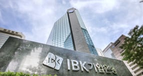 IBK기업은행이 중소기업 근로자 가족에게 치료비를 지원한다고 23일 밝혔다./사진=IBK기업은행  