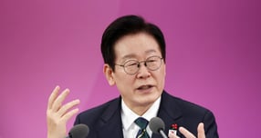 이재명 대통령이 해양수산부 장관 후임을 가급적이면 부산 지역 인재로 구하겠다고 말했다. 사진은 이 대통령이 지난 23일 부산 동구 해양수산부 청사에서 열린 해수부 업무보고에서 발언한 모습. /사진=뉴시스(대통령실통신사진기자단) 