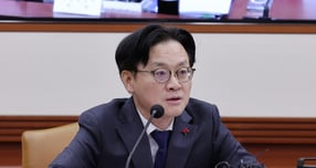 24일 서울 종로구 정부서울청사에서 열린 경제관계장관회의 겸 산업경쟁력강화 관계장관회의에서 모두발언을 하고 있는 김정관 산업통상부 장관 /사진=뉴스