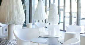 동서식품이 서울 한남동에서 운영하는 커피 복합문화공간 '맥심플랜트'가 연말을 맞아 새롭게 단장했다. /사진=동서식품