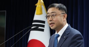 송상훈 과학기술정보통신부 정보통신정책실장이 지난 8월 4일 서울 종로구 정부서울청사에서 국가대표 인공지능(AI)을 개발할 5개 정예팀에 네이버클라우드, 업스테이지, SK텔레콤, 엔씨 AI, LG경영개발원 AI연구원 등 최종결과 발표를 하고 있다. /사진=뉴시스