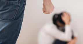 임신중 사실혼 관계의 남자친구로부터 장기간에 걸쳐 잔혹한 폭행과 협박을 당한 여성의 사연이 전해졌다. 사진은 기사와 직접적인 관련이 없음. /사진=클립아트코리아