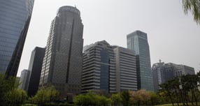 금융당국이 증권사 고위 임원의 미공개정보 이용 혐의를 포착하고 조사를 진행중임이 확인됐다. 사진은 여의도 증권가. /사진=머니투데이