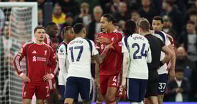 토트넘 홋스퍼 크리스티안 로메로가 잉글랜드 축구협회로부터 추가 징계를 받을 위기에 놓였다. 사진은 지난 21일(한국시각) 영국 런던 토트넘 홋스퍼 스타디움에서 열린 2025-26시즌 잉글랜드 프리미어리그 17라운드 리버풀과의 경기에 출전한 로메로. /사진=로이터