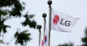 지난 7월7일 LG전자 본사가 소재한 서울 여의도 LG트윈타워에서 LG 깃발이 바람에 휘날리고 있다.  /사진=뉴시스