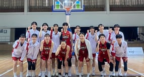 광주대 여자농구부 선수들이 SBS 스포츠예능 '열혈농구단' 출격에 앞서 기념사진을 찍고있다 /사진제공=광주대학교