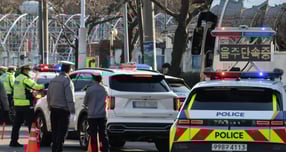 11일 오후 인천 중구 월미도 인근 도로에서 중부경찰서 교통안전계 소속 경찰이 연말연시 불시 음주운전 단속을 하고 있다. /사진=뉴시스