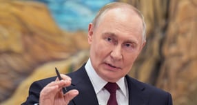 블라디미르 푸틴 러시아 대통령이 지난달 27일(현지 시간) 키르기스스탄 비슈케크에서 열린 집단안보조약기구(CSTO) 정상회의 후 기자회견하고 있다./사진=뉴시스